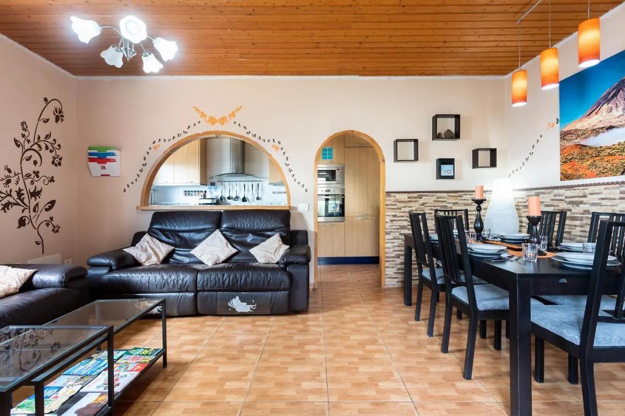 民宿 Villa Blanca Tenerife - Private Rooms - Terrace And Bbq, 5 Minutes From The Beach And Airport 圣伊西德罗 西班牙