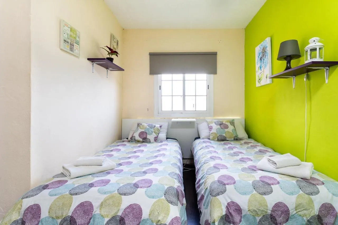 Villa Blanca Tenerife - Private Rooms - Terrace And Bbq, 5 Minutes From The Beach And Airport 圣伊西德罗 民宿