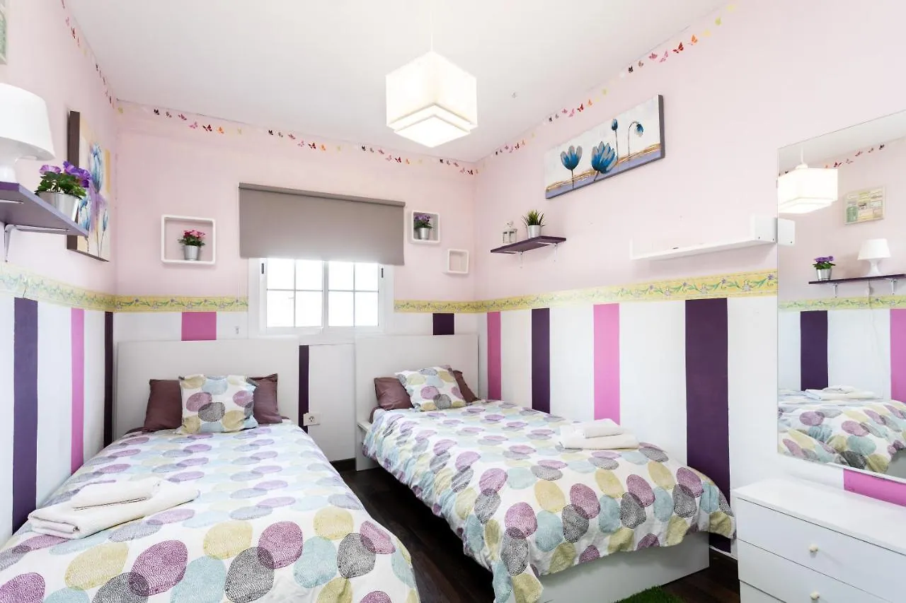 Villa Blanca Tenerife - Private Rooms - Terrace And Bbq, 5 Minutes From The Beach And Airport 圣伊西德罗 民宿
