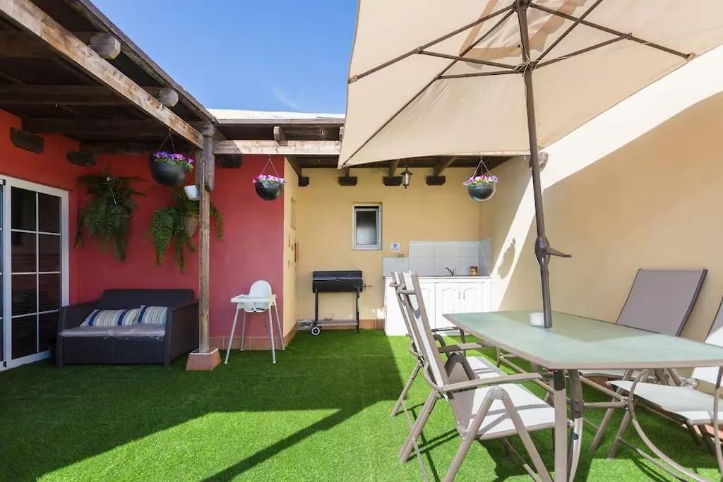 Villa Blanca Tenerife - Private Rooms - Terrace And Bbq, 5 Minutes From The Beach And Airport 圣伊西德罗 西班牙