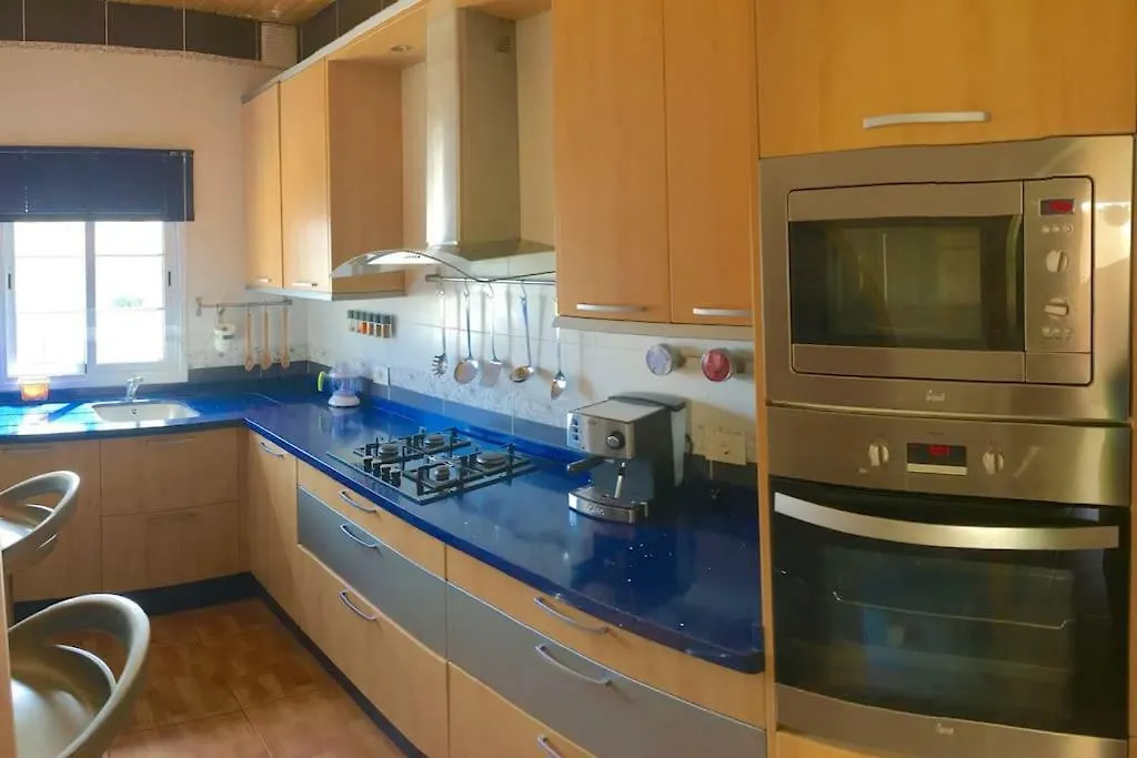 Villa Blanca Tenerife - Private Rooms - Terrace And Bbq, 5 Minutes From The Beach And Airport 圣伊西德罗 西班牙