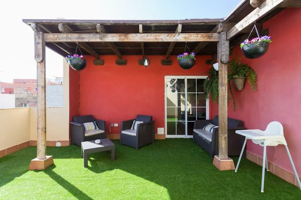 民宿 Villa Blanca Tenerife - Private Rooms - Terrace And Bbq, 5 Minutes From The Beach And Airport 圣伊西德罗