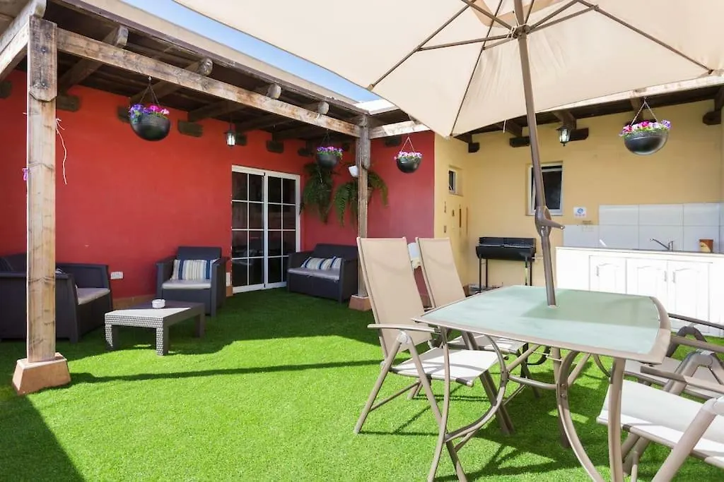 Villa Blanca Tenerife - Private Rooms - Terrace And Bbq, 5 Minutes From The Beach And Airport联系方式