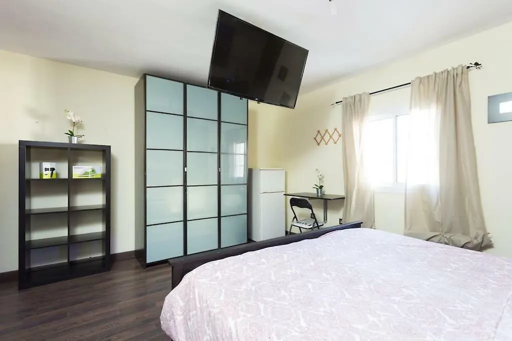 Δωμάτια σε οικογενειακή κατοικία Villa Blanca Tenerife - Private Rooms - Terrace And Bbq, 5 Minutes From The Beach And Airport San Isidro